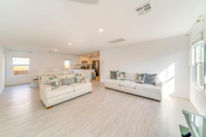 7 Mi to Alamo Ranch Mall Home with Large Yard!